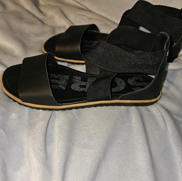 Sorel black sandal size 8.5 - Picture 5 of 6